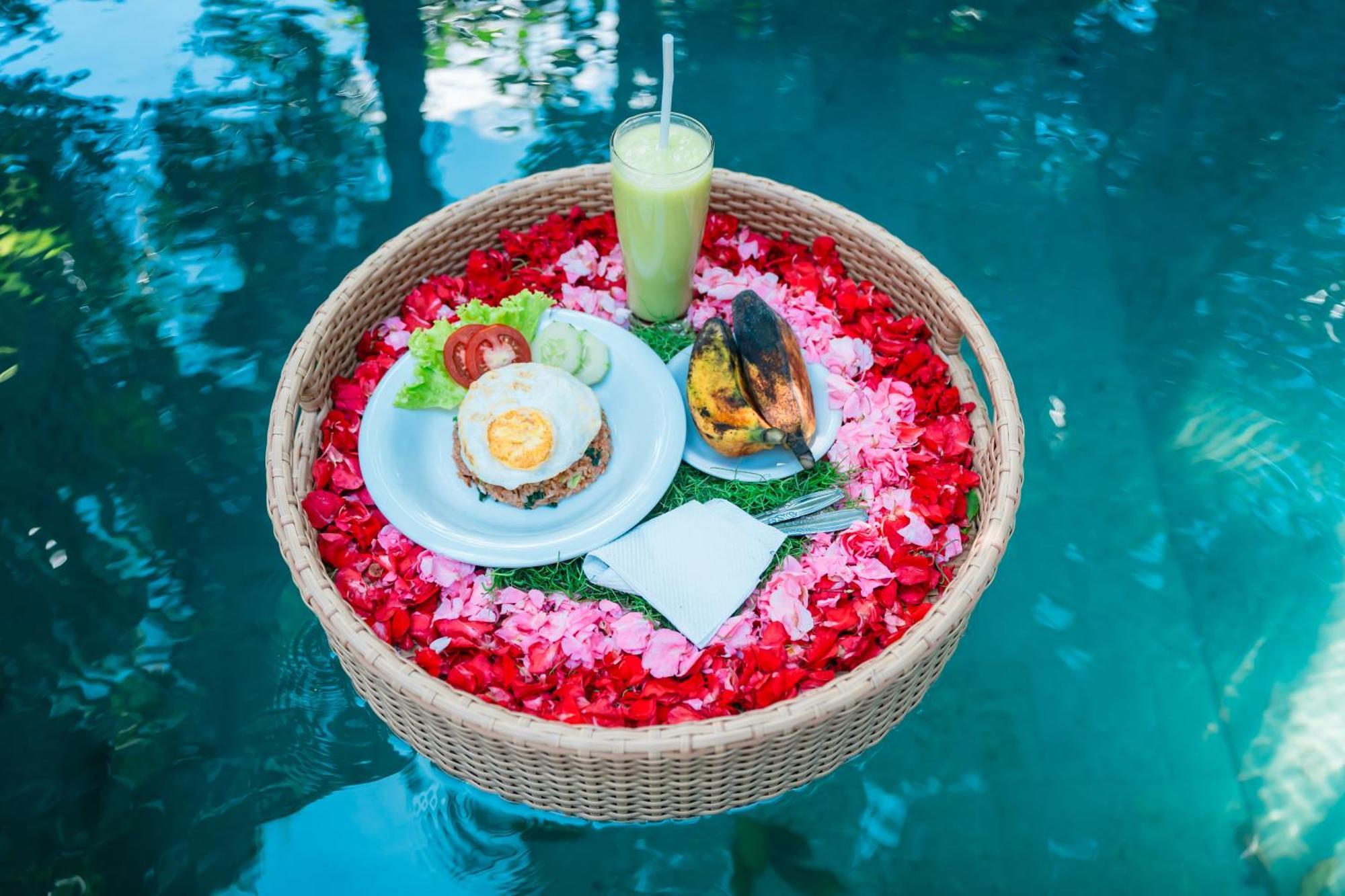 Ngesil Private Joglo & Pool Hotel Ubud  Bagian luar foto