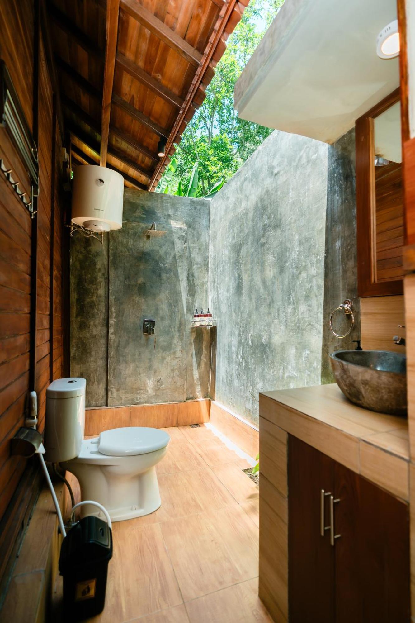 Ngesil Private Joglo & Pool Hotel Ubud  Bagian luar foto