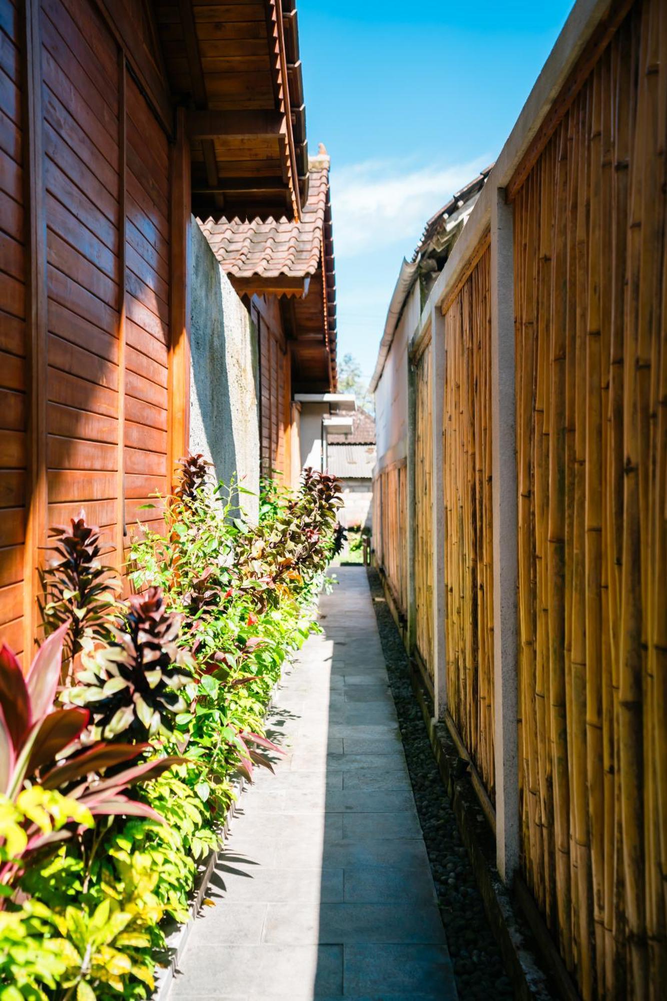 Ngesil Private Joglo & Pool Hotel Ubud  Bagian luar foto